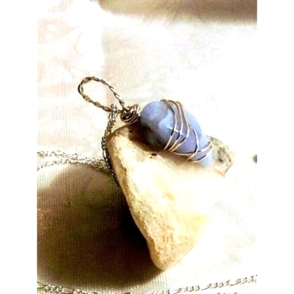BLUE LACE AGATE STONE HAND CRAFTED WIRE WRAPPED PENDANT SILVER CHAIN NECKLACE - Picture 3 of 5